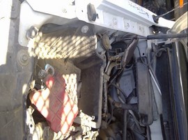 2011 FORD F150, WHITE, LARIAT, CREW, 5.0, 4X4, AT,   F25104